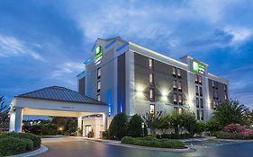 Holiday Inn Express & Suites Wilmington-University Ctr Wilmington, Nc
